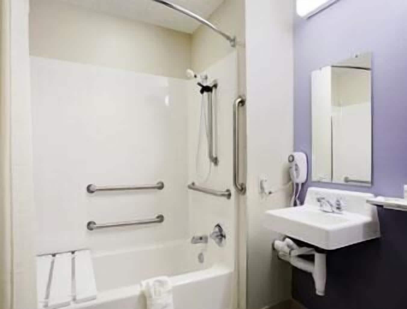 Microtel Inn & Suites By Wyndham Manchester - Newly Renovated Exterior photo