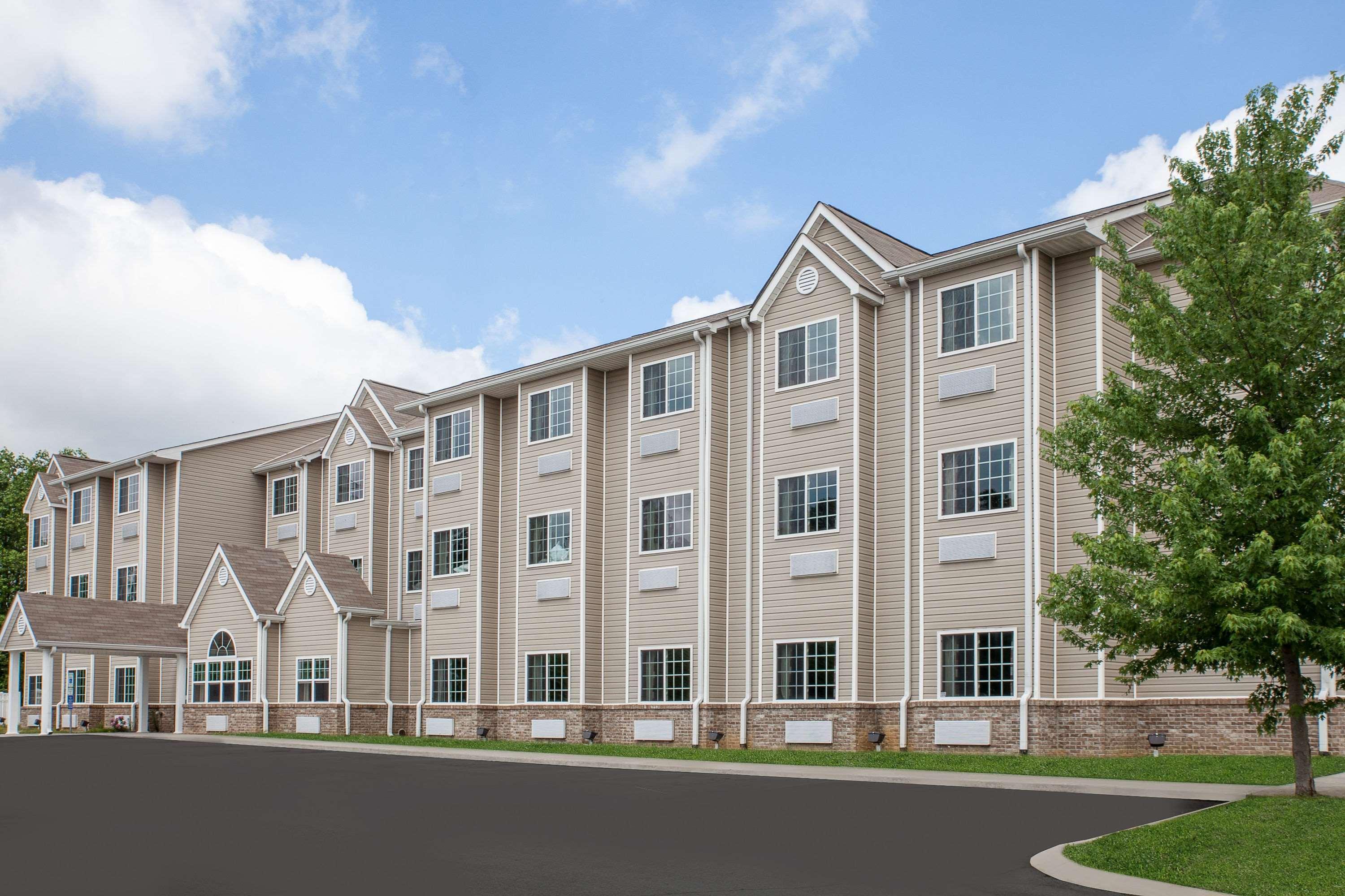 Microtel Inn & Suites By Wyndham Manchester - Newly Renovated Exterior photo