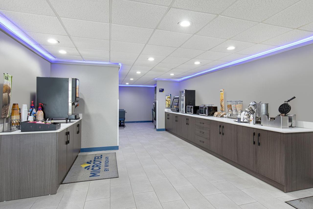 Microtel Inn & Suites By Wyndham Manchester - Newly Renovated Exterior photo
