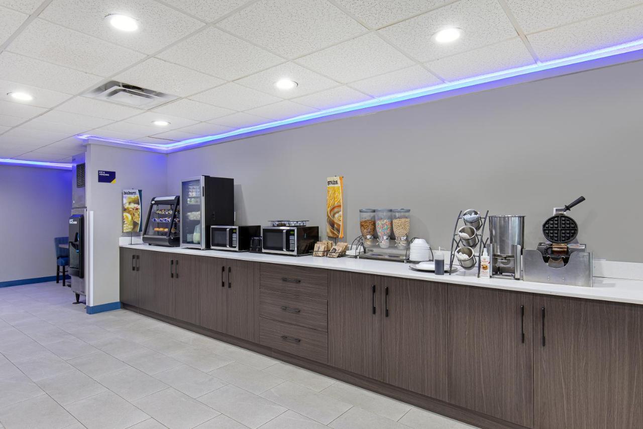 Microtel Inn & Suites By Wyndham Manchester - Newly Renovated Exterior photo