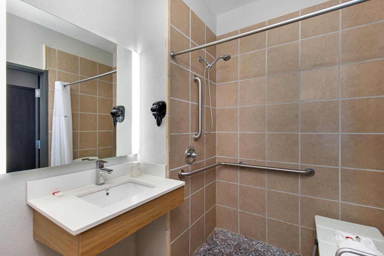 Microtel Inn & Suites By Wyndham Manchester - Newly Renovated Exterior photo