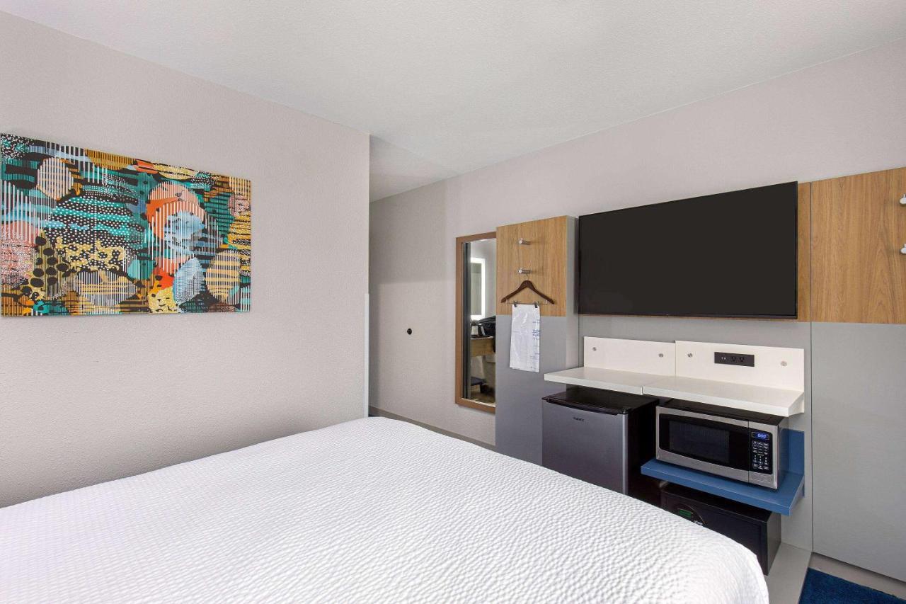 Microtel Inn & Suites By Wyndham Manchester - Newly Renovated Exterior photo